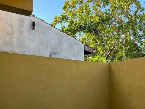 V. Adelina (Amancio Alcorta 3965) Ph 3 ambientes con patio. Planta baja