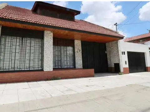 VENTA CASA 3 AMB R. DE ESCALADA / GALPON / COCHERA