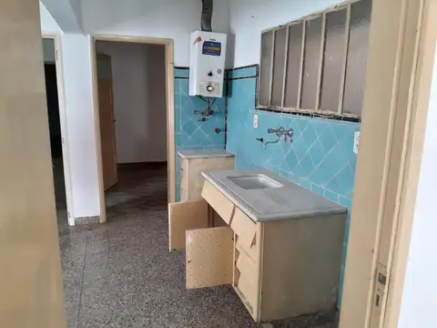 VENTA CASA, 2 DORMITORIOS, BARRIO ITURRASPE