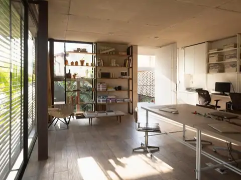 Venta de oficina con cochera y terraza en Castelar Sur