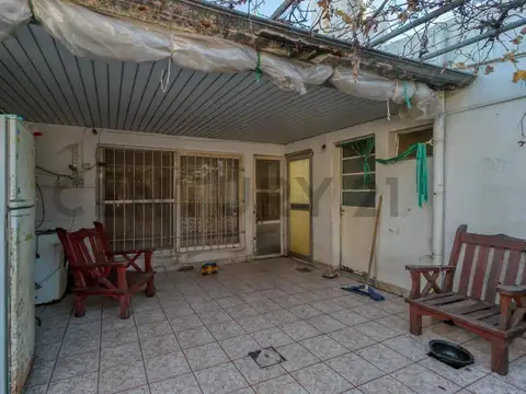 Casa 5 ambientes con 2 baños