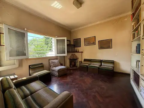 Casa en Venta con 5 cocheras