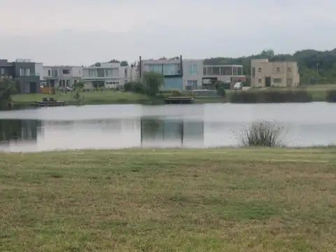 Lote con Vista a La Laguna en Santa Ana