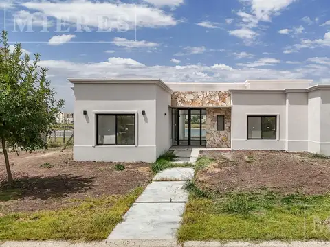 Casa 6 ambientes con 3 baños