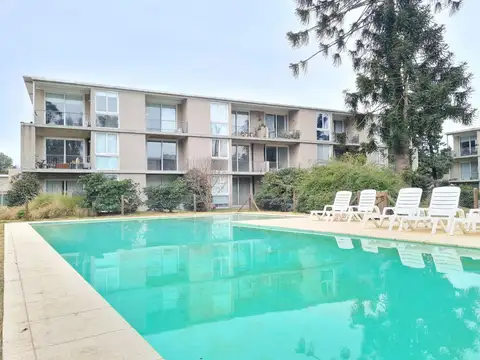 VENTA Excelente dpto de dos amb con JARDIN