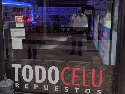 Venta de local en galeria  foco comercial de Liniers