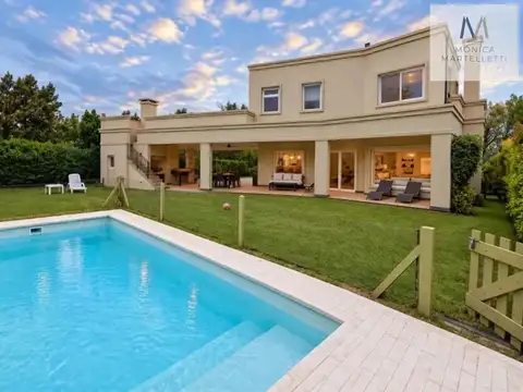 Casa en Venta en Francisco Álvarez, USD 490.000