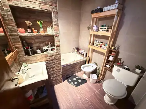 Casa 3 ambientes con 2 baños