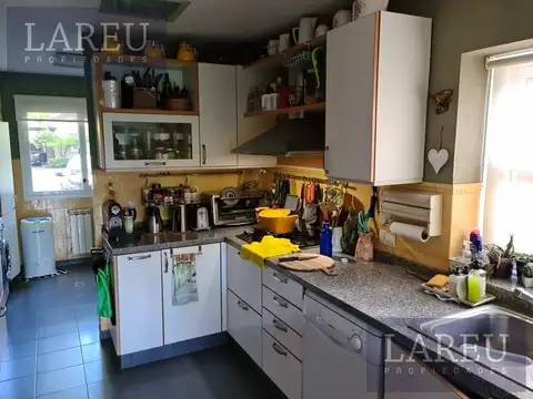 Casa 5 ambientes con 3 baños