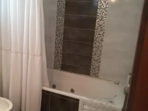 Casa en venta - 4 Dormitorios 3 Baños - Mar del Plata