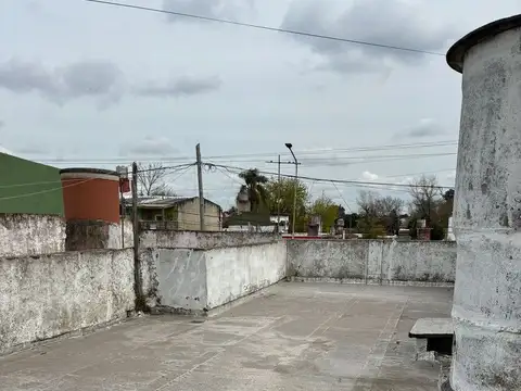 Depto Tipo Casa 3 ambientes con 2 baños