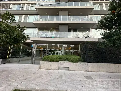 Departamento de 3 ambientes, completamente amoblado, en pleno centro de San Isidro en alquiler.