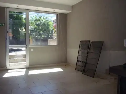 Excelente Local-Acasusso