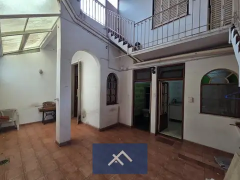 Casa 6 ambientes con 4 baños