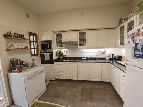 Depto Tipo Casa en Alquiler con 1 cocheras