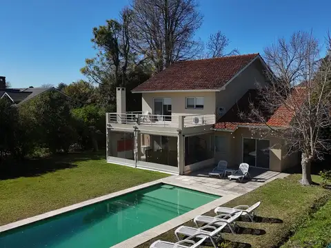 C.C. Los Cardales Casa Moderna 1 lote al Golf de 820 m² 4 Dorm.