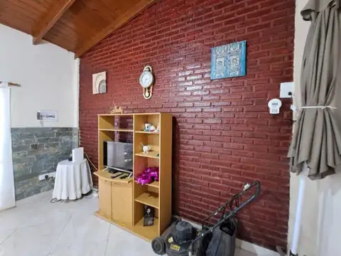 Casa en Venta con 3 cocheras