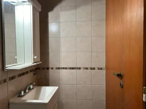 Alquiler Dúplex 3 amb. Cochera. Patio. Caballito.