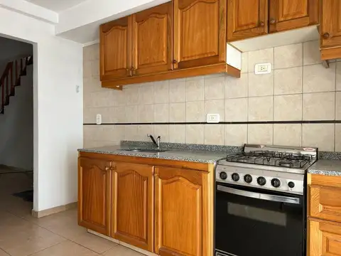 Casa 3 ambientes con 1 baño