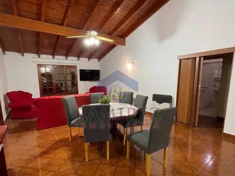 CASA CON LOCAL Y DPTO