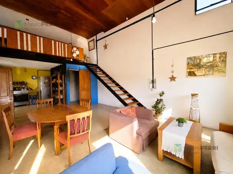 Casa en Venta con 2 cocheras