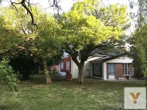 Quinta en Venta - 3 Dormitorios 2 Baños - 872mts - La Plata
