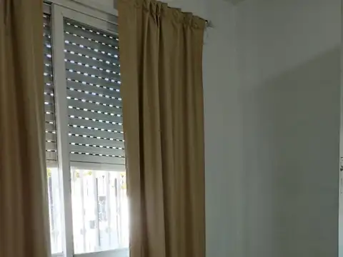 Casa 8 ambientes con 3 baños
