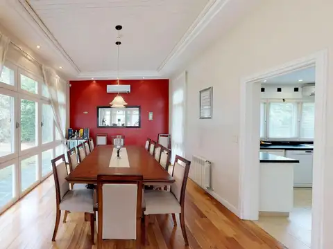 Casa 4 ambientes con 3 baños