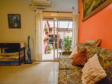 Depto Tipo Casa 2 ambientes con 1 baño