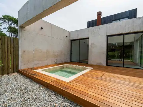 Casa 4 ambientes con 3 baños