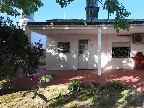 CASA 3 AMB EN FLORENCIO VARELA