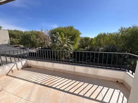 Venta casa B° Dalvian Ciudad Mendoza