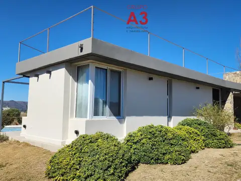 Casa 4 ambientes con 2 baños