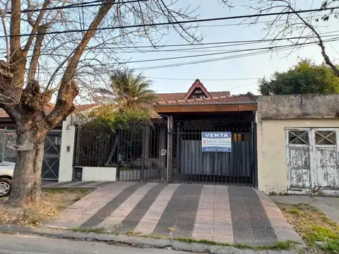 HERMOSO CHALET DE 7.50 x 50 MTS