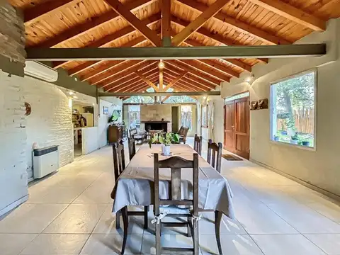 Casa en Venta con 3 cocheras