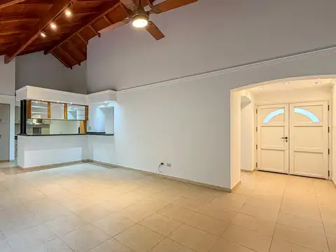 Casa en Alquiler de 3 dormitorios