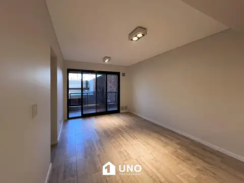 Sarmiento y Mendoza - Oficina. Posibilidad cochera.