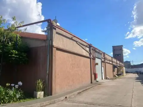 Alquiler de Nave Industrial de 1.903 m² en Vicente López