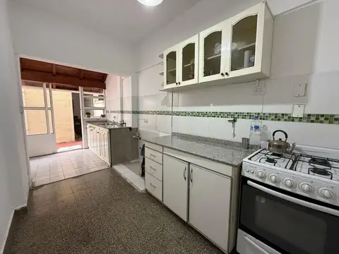 Avenida Colón 400, Piso 1