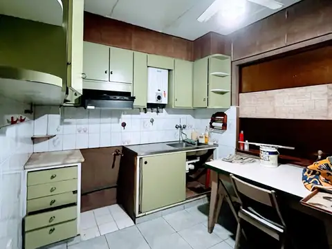 Casa 6 ambientes con 2 baños