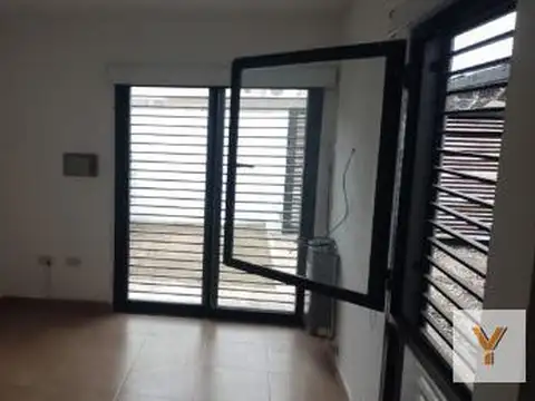 Depto Tipo Casa en Alquiler de 3 ambientes