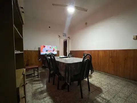 Casa 4 ambientes con 1 baño