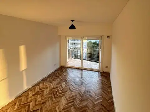 VENTA MONOAMBIENTE PISO ALTO C/BALCÓN - OLIVOS