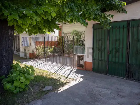 71 ENTRE 30 Y 31 CASA EN VENTA 2 DORMITORIOS LA PLATA