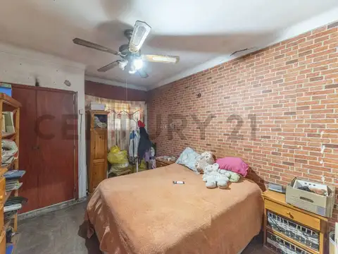 Casa 5 ambientes con 1 baño
