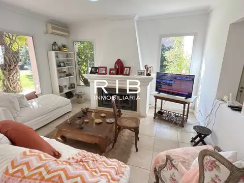 Excelente Propiedad sobre 1260 m2