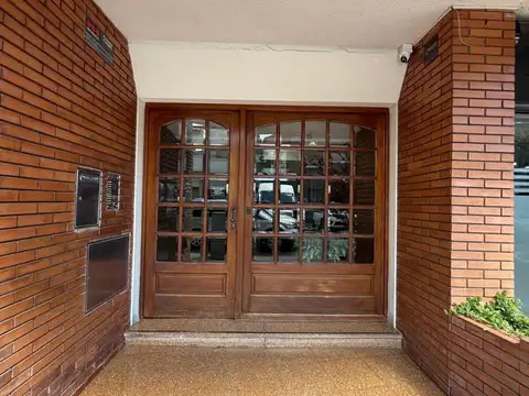 Marconi 600, Piso 8
