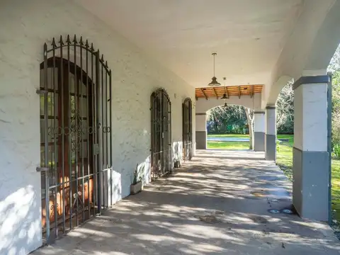 Casa 5 ambientes con 2 baños