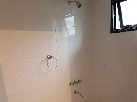 Monoambiente al Frente con balcón
