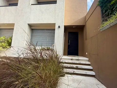 Depto Tipo Casa en Venta de 3 dormitorios